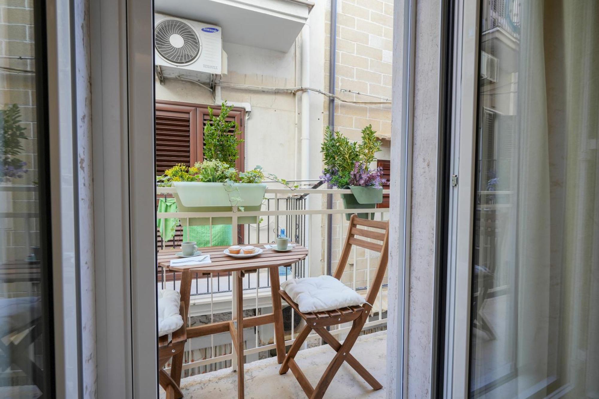 Mimi'S Rooms - Charming Old Town Bari Ngoại thất bức ảnh