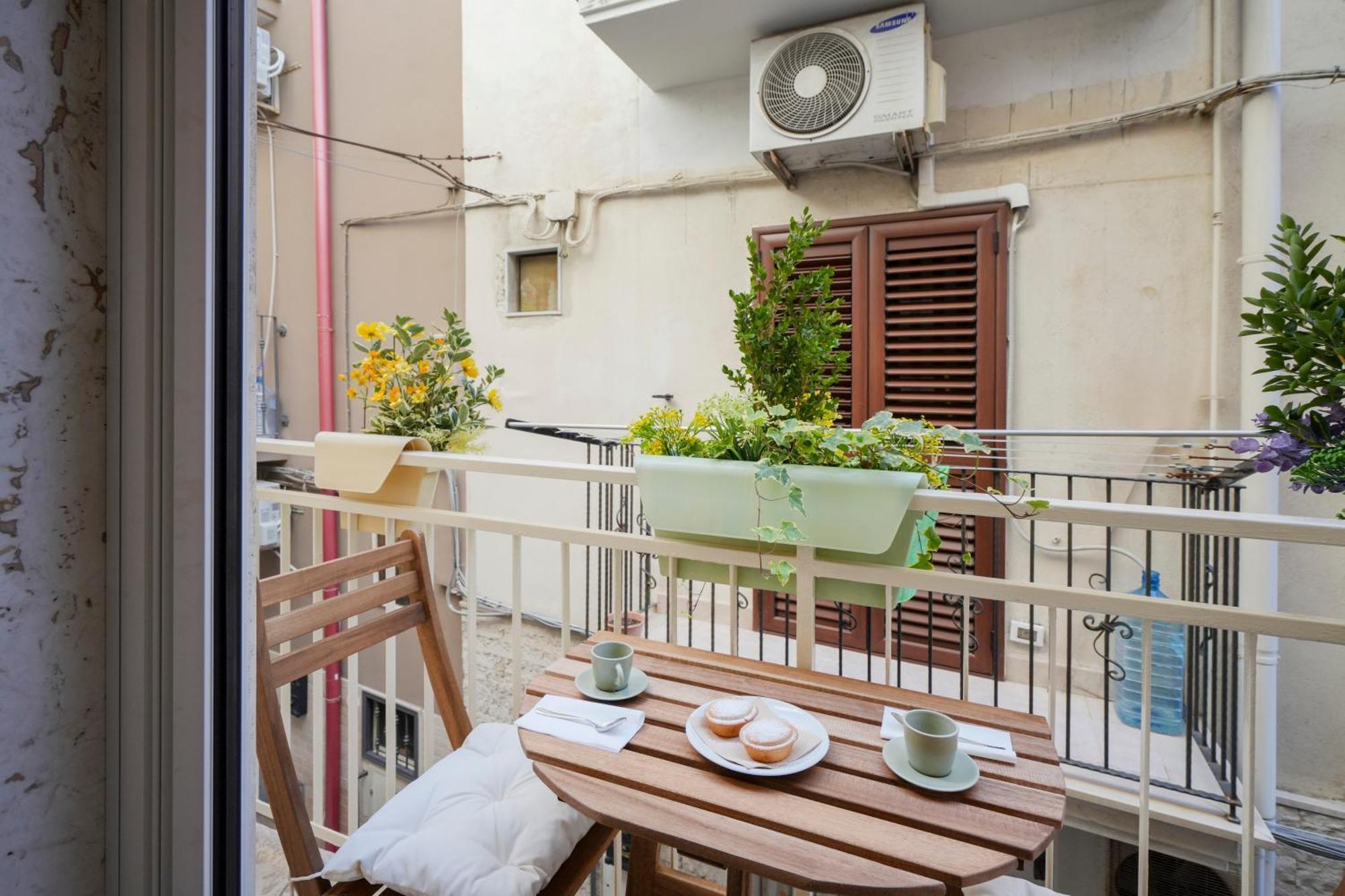 Mimi'S Rooms - Charming Old Town Bari Ngoại thất bức ảnh